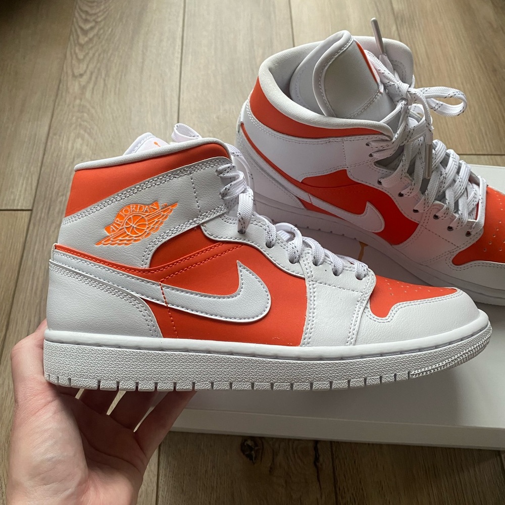 Women’s Nike Air Jordan 1 Mid SE Bright Citrus